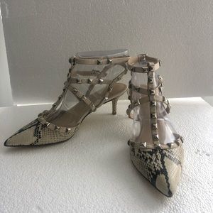 BCBG 10M Niro-X studded pump, kitten heel, snake print